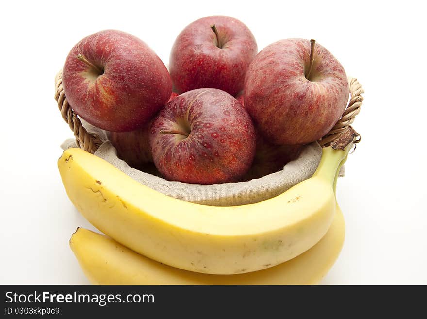 Red apples and bananas for the health