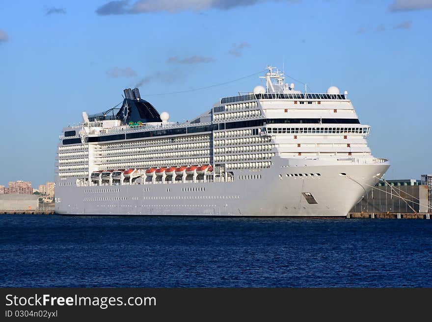 Big cruise tied up in a pier of Alicante