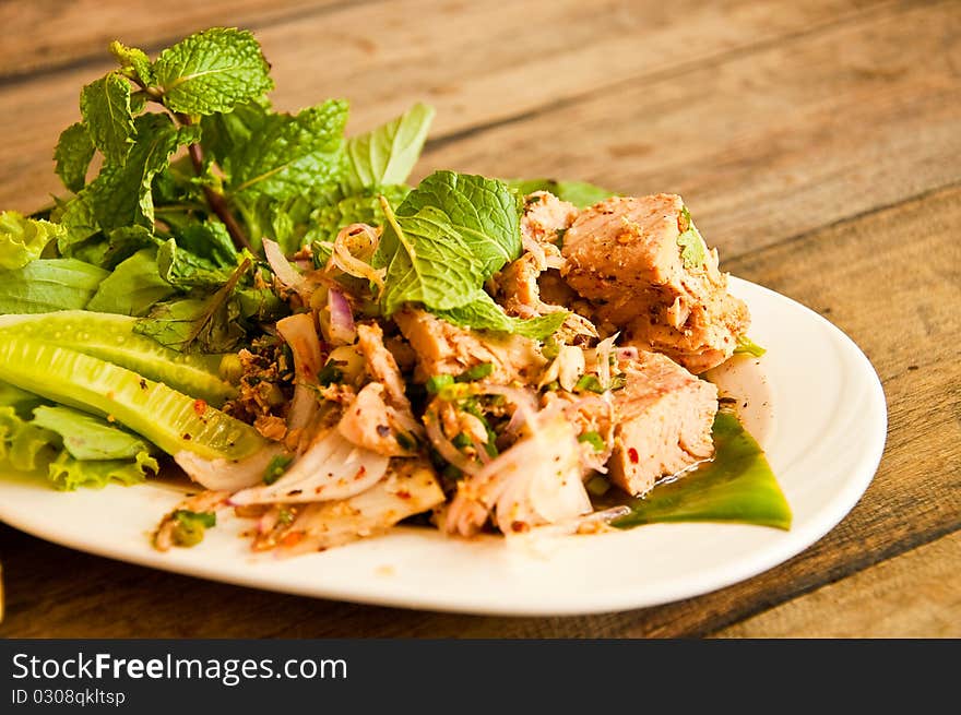 Spicy tuna salad in Thai style