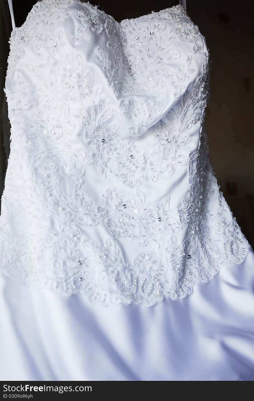 Image of front of bride in wedding dress