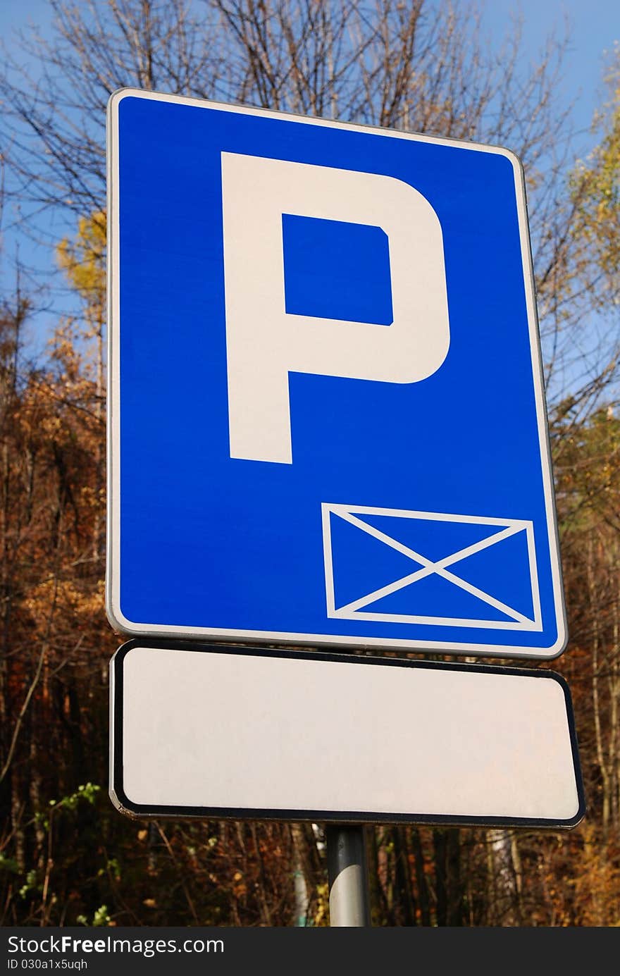 Parking signal in a forest