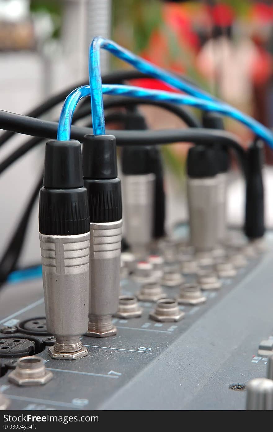 Connector signal sound mixer