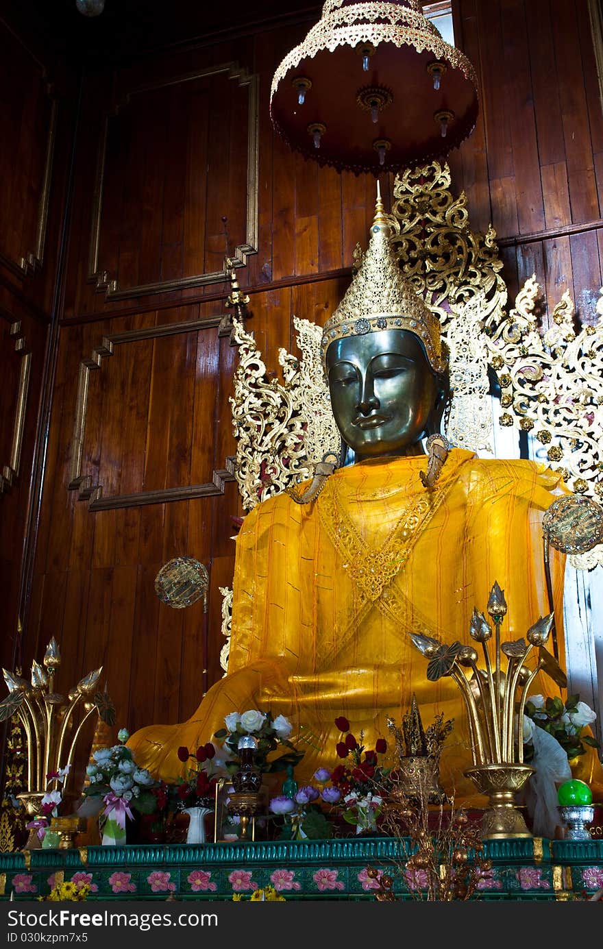 Thai buddha statue in maehongson, thailand