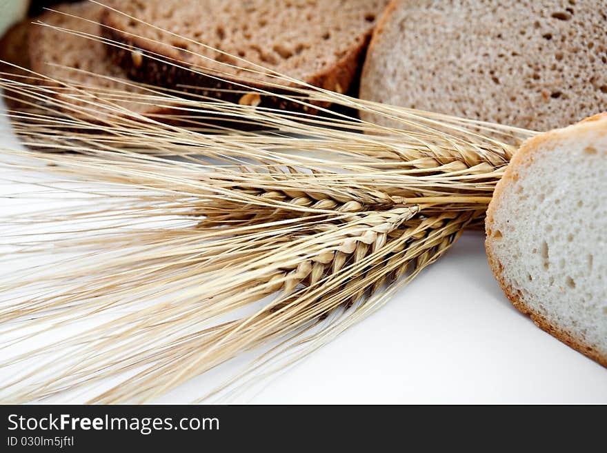 An image of bread and spikes on the table