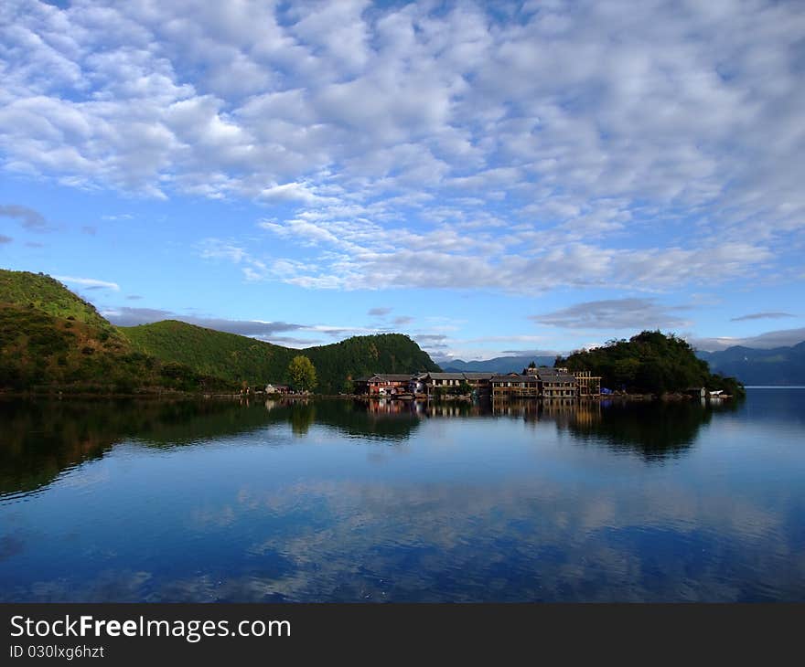 Experience Mosuo people lifestyle, beautiful Lugu Lake is very attracted