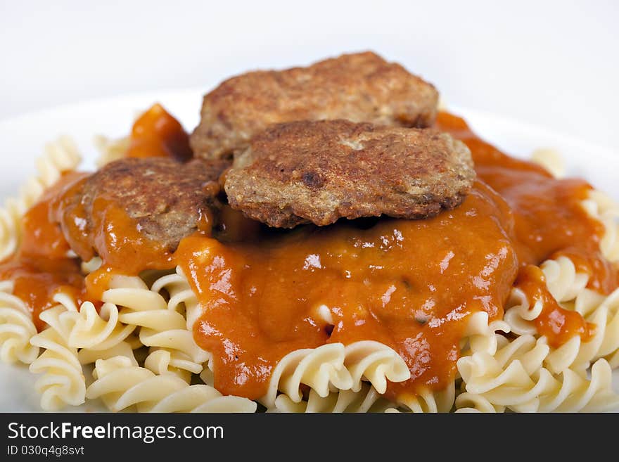 Meatballs With Tomato Sauce And Fusilli