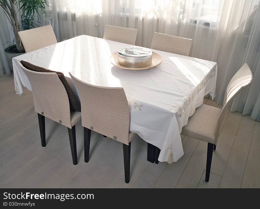 Dinning table