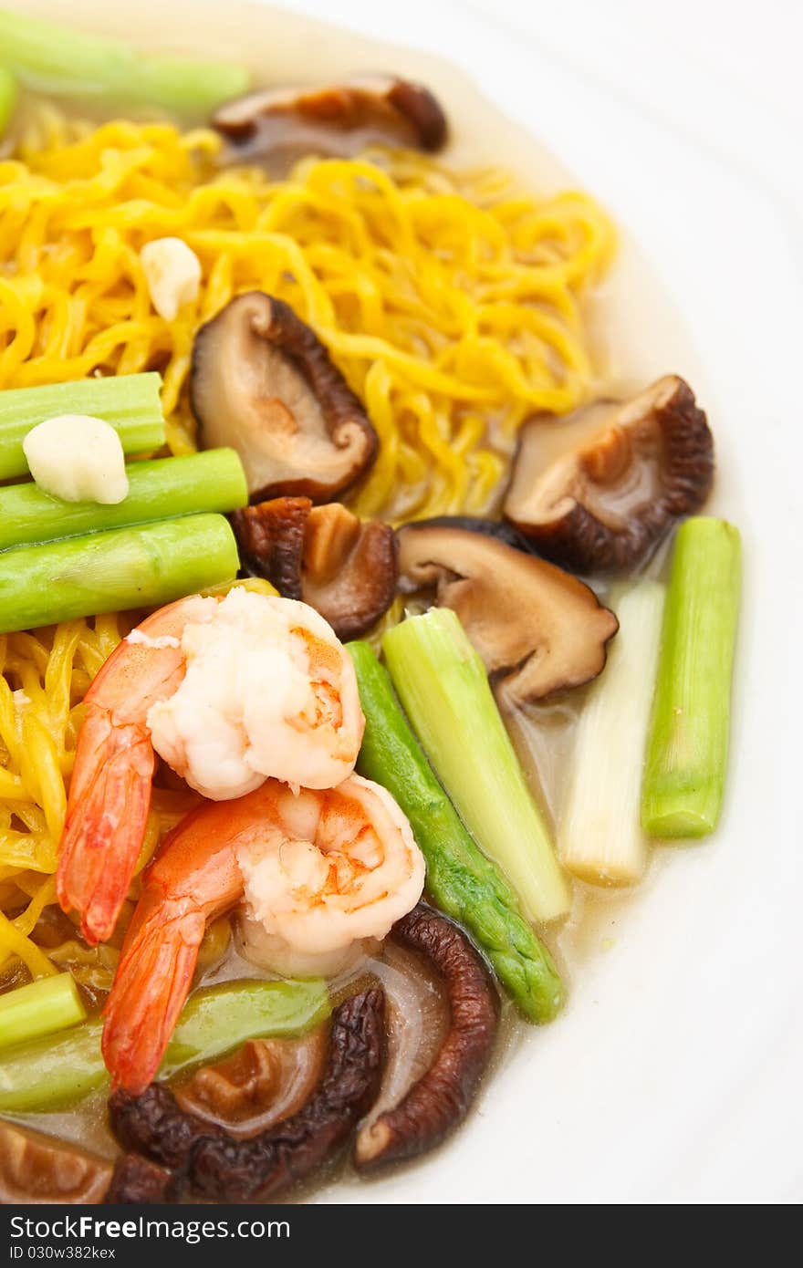 Chinese style fry noodle with vegetables