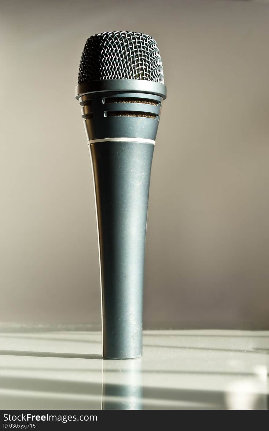 Microphone