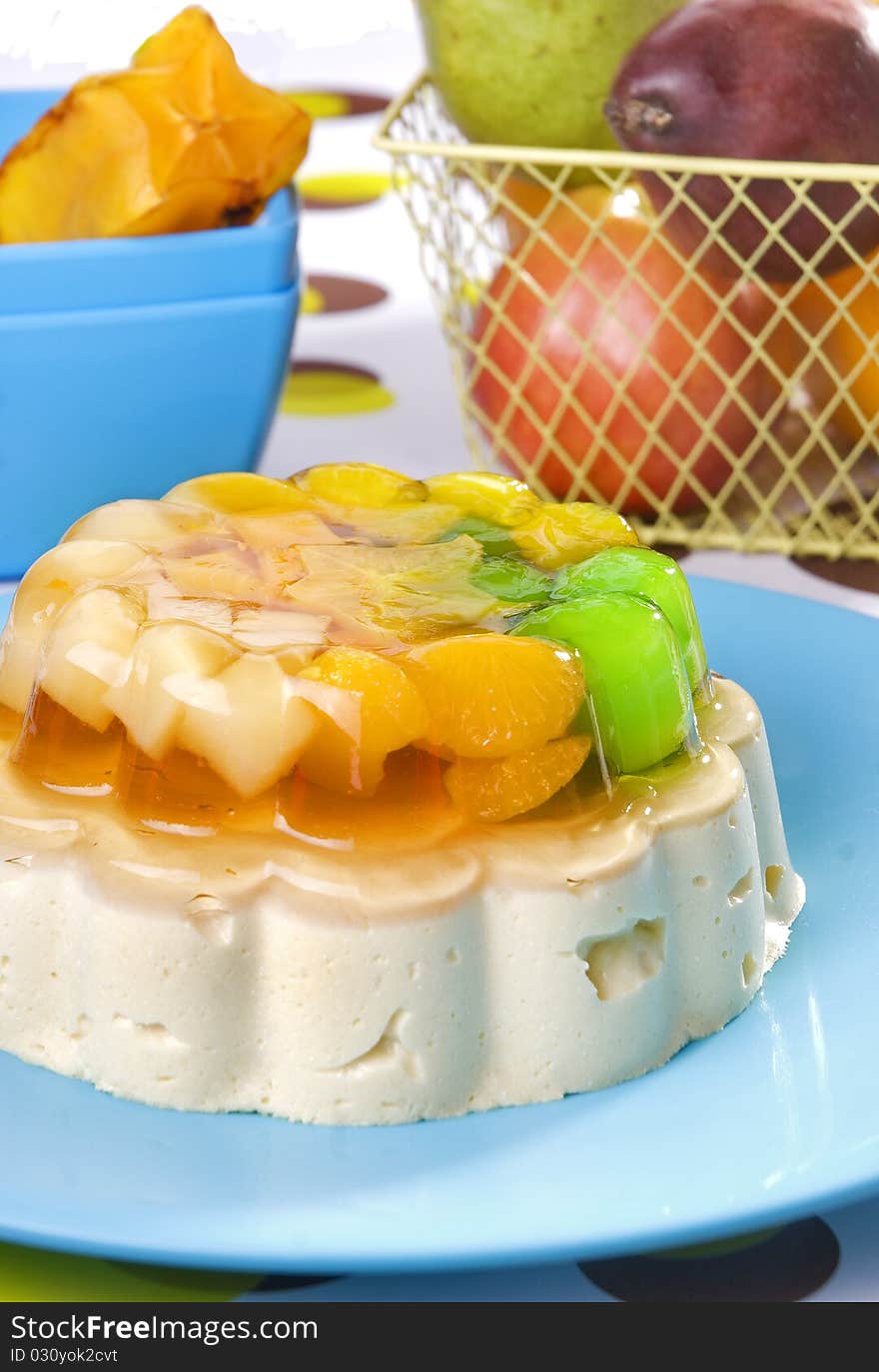 Fruit jelly dessert