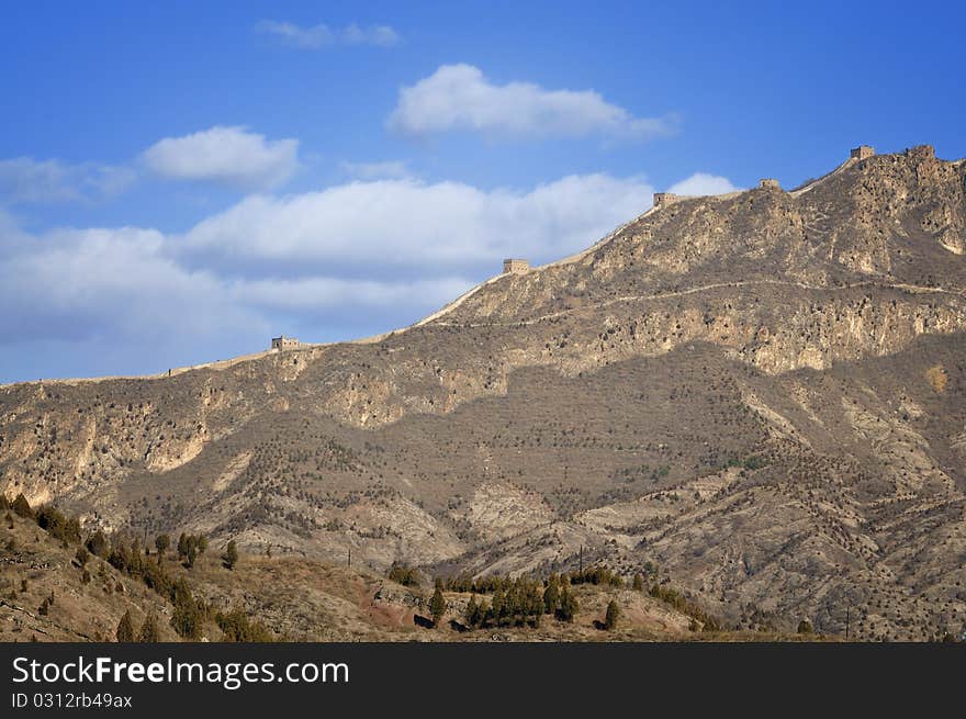 The Great Wall was built in 200 BC, it through northern China and the total length is about 3,000 miles. The Great Wall was built in 200 BC, it through northern China and the total length is about 3,000 miles