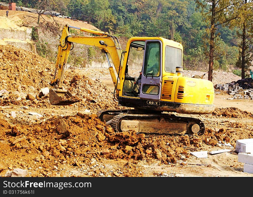 The grab in the building site.