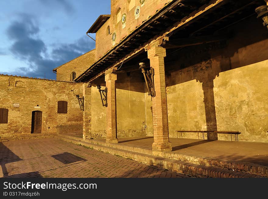 Certaldo Alto is a mirable example of the medieval architecture in Tuscany (Italy). Certaldo Alto is a mirable example of the medieval architecture in Tuscany (Italy)