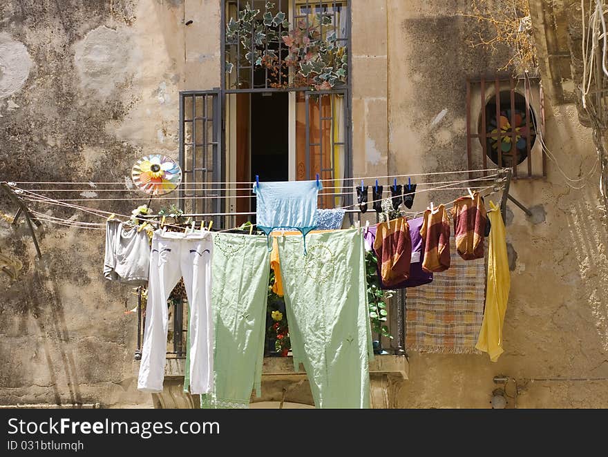 Clothes hanging in the balcnoy