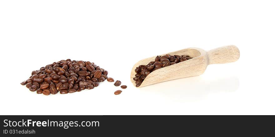 Roasted coffee beans