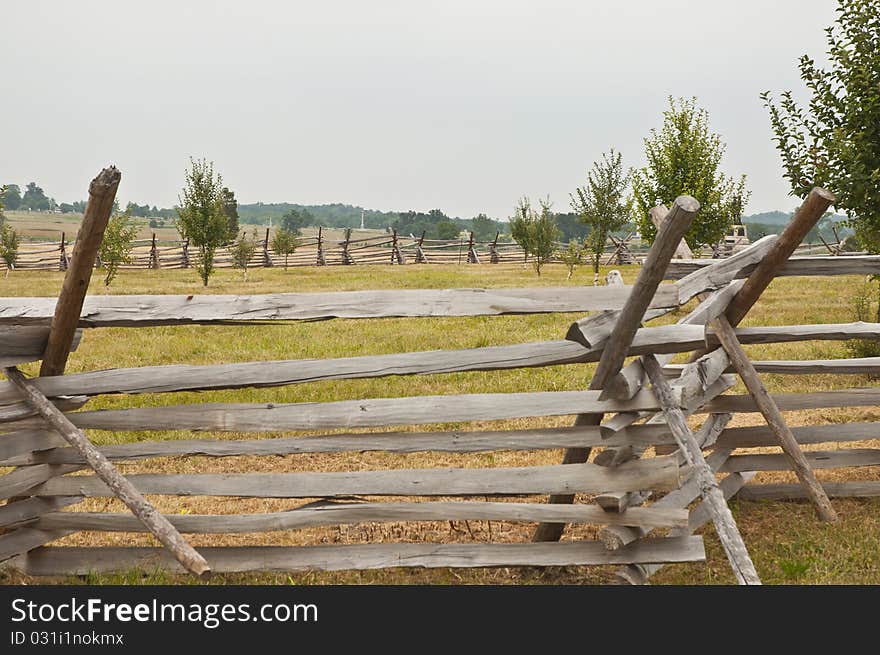 This is how fences are made without nails. This is how fences are made without nails.