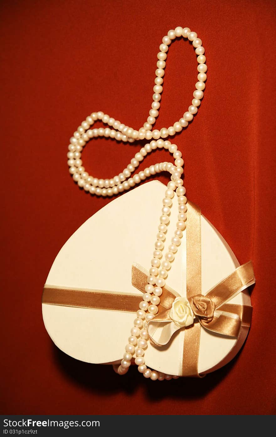 Gift box,pearls