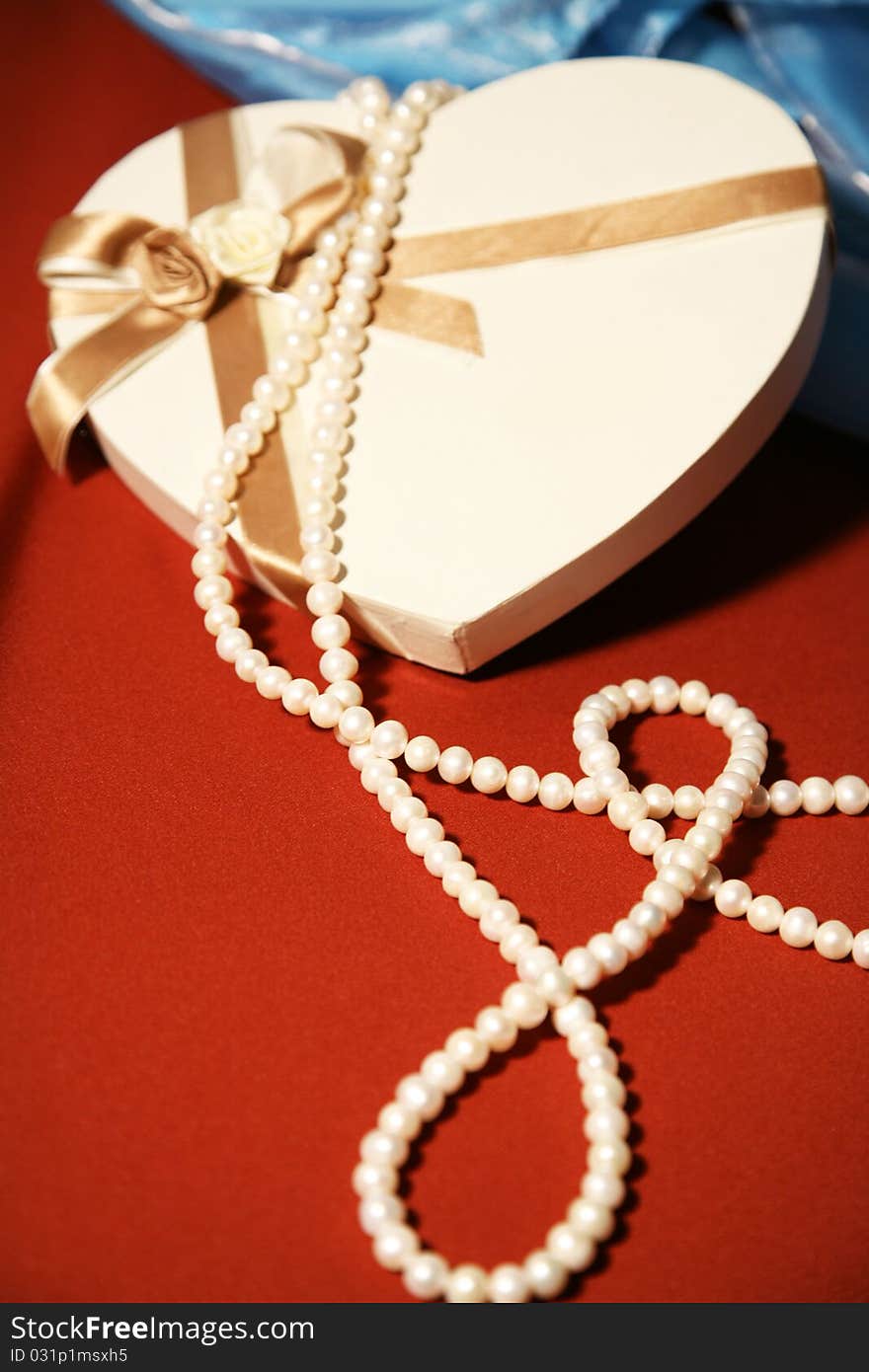 Gift box,pearls