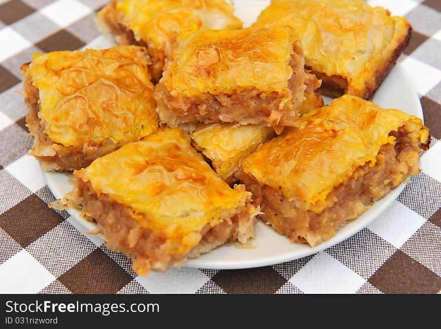 Apple pie on a plate