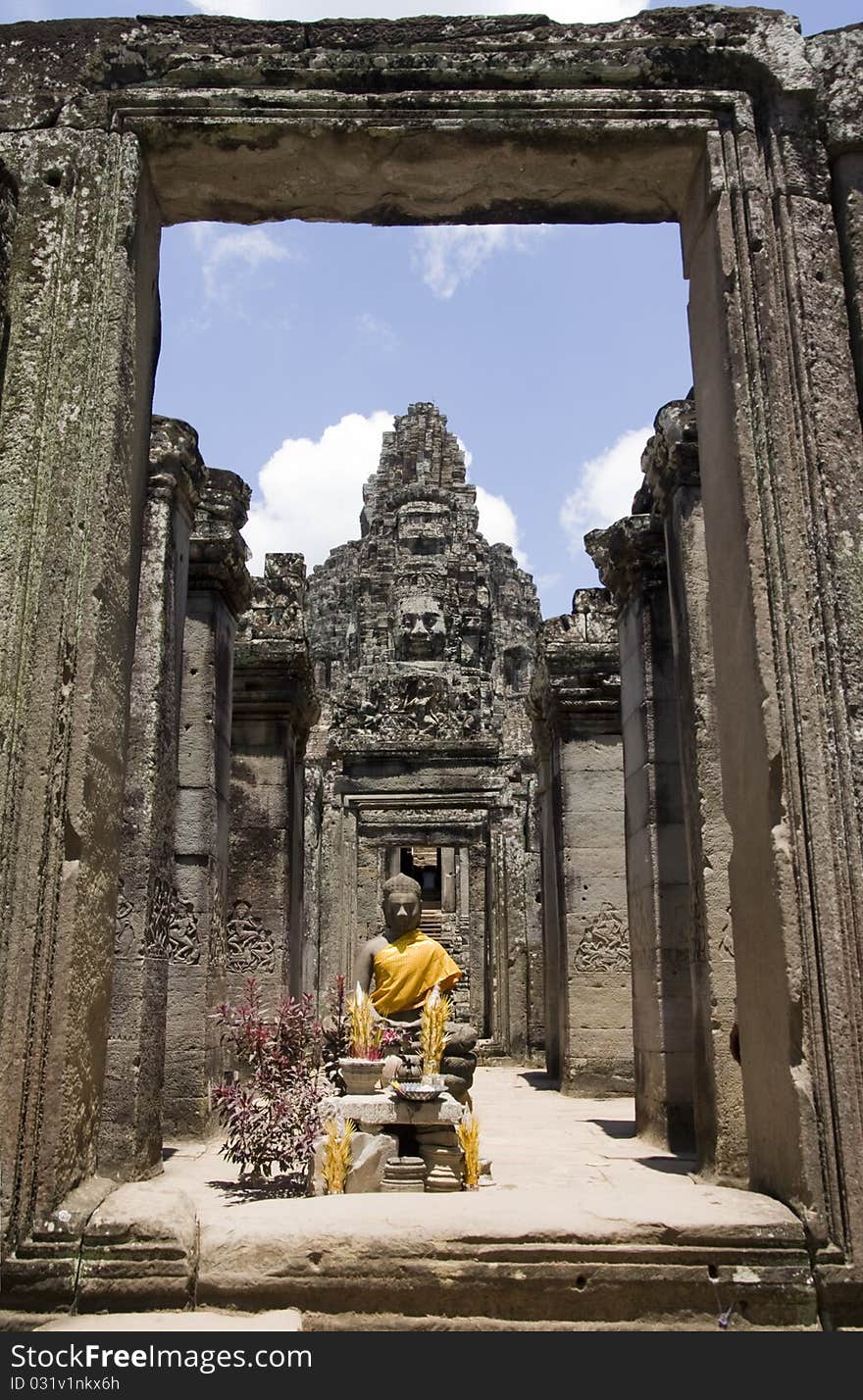 Bayon statue framed in doorway