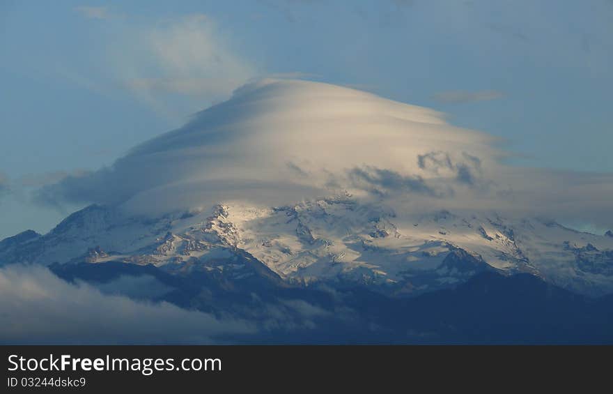 Lenticular cloud over Mt. Rainier. Lenticular cloud over Mt. Rainier