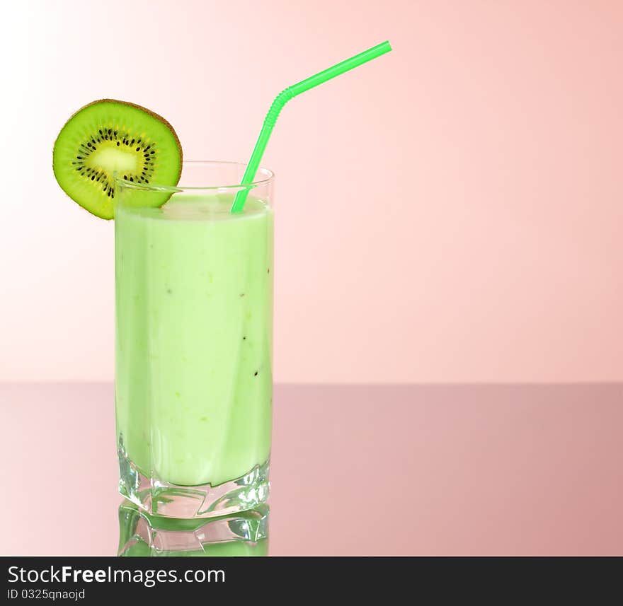 Kiwi juice in a glass