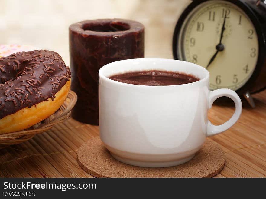 Hot chocolate with chocolate cake.