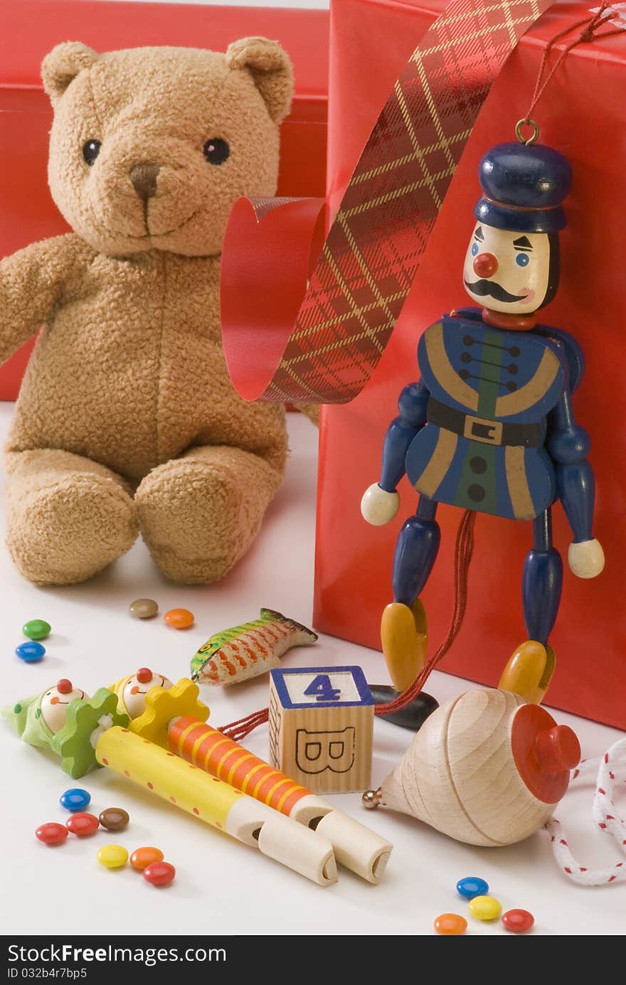 Teddy bear and other vintage toys