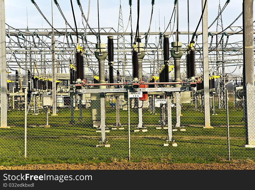 Electrical tower and transformation station