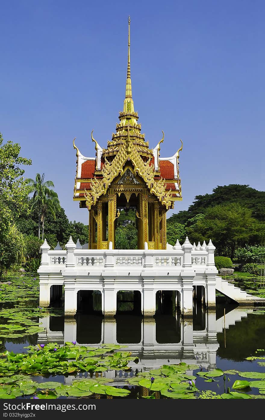 Pagoda at Suan Luang Rama IX