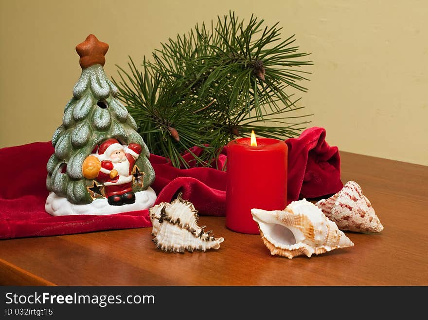 Christmas decorations with candles and sea shells