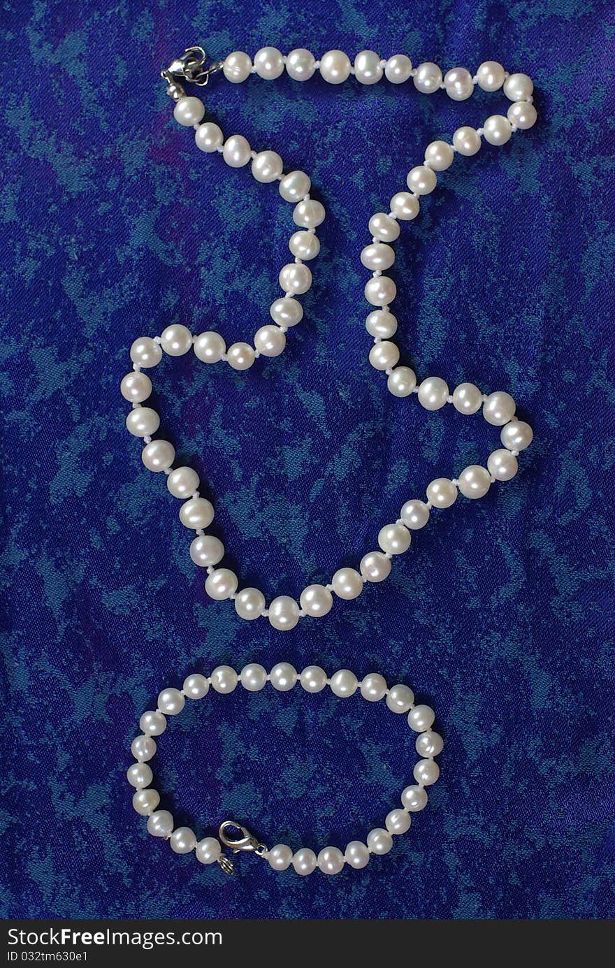 Pearl beads and a bracelet