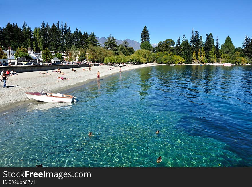 Wakatipu beach