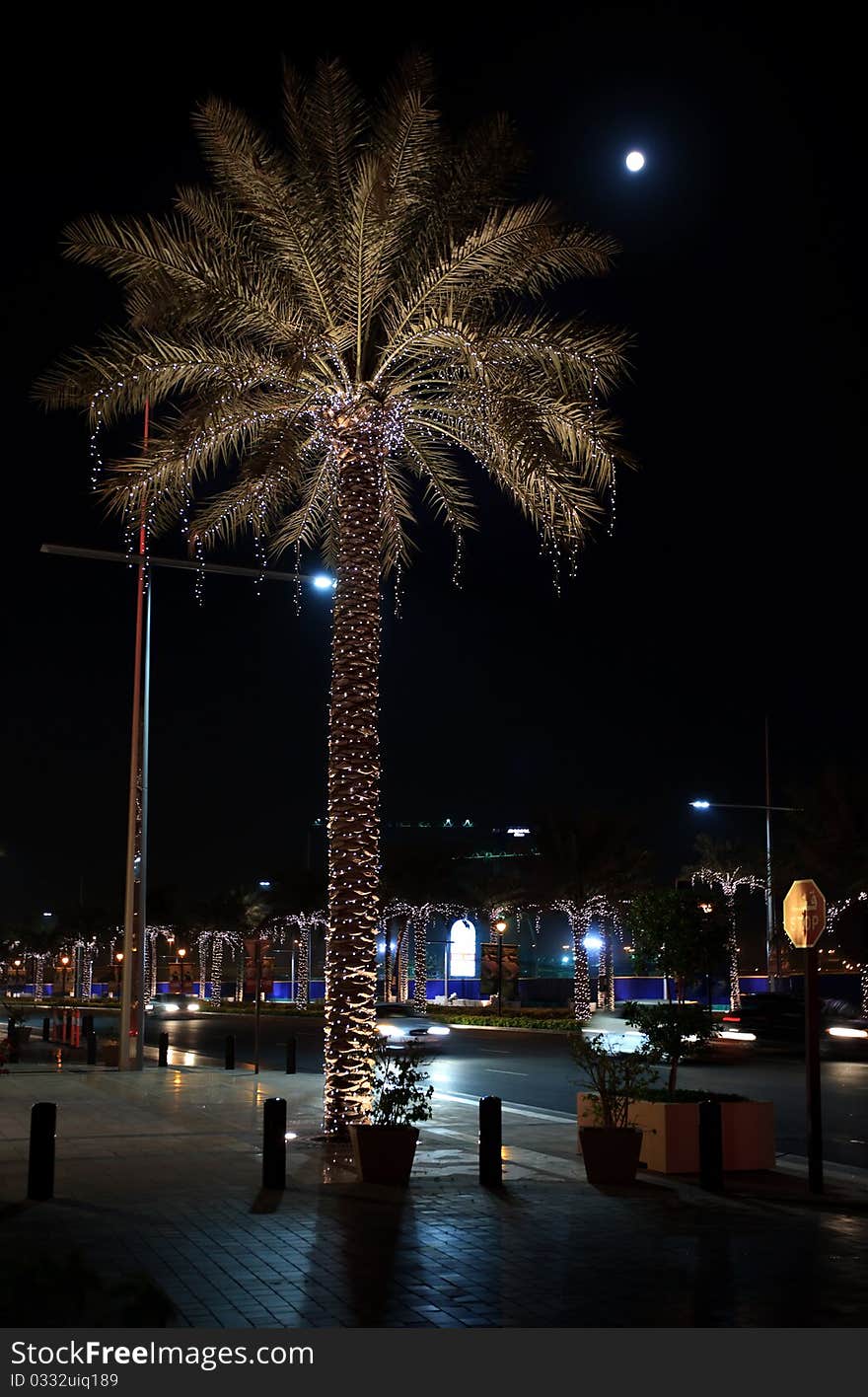 Night illumination of Dubai.