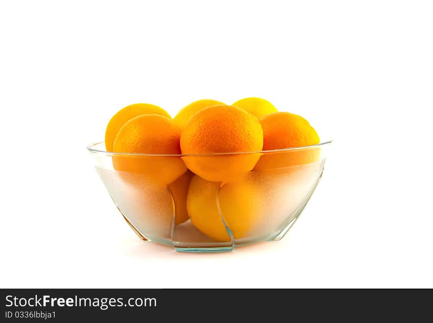 Bowl with oranges