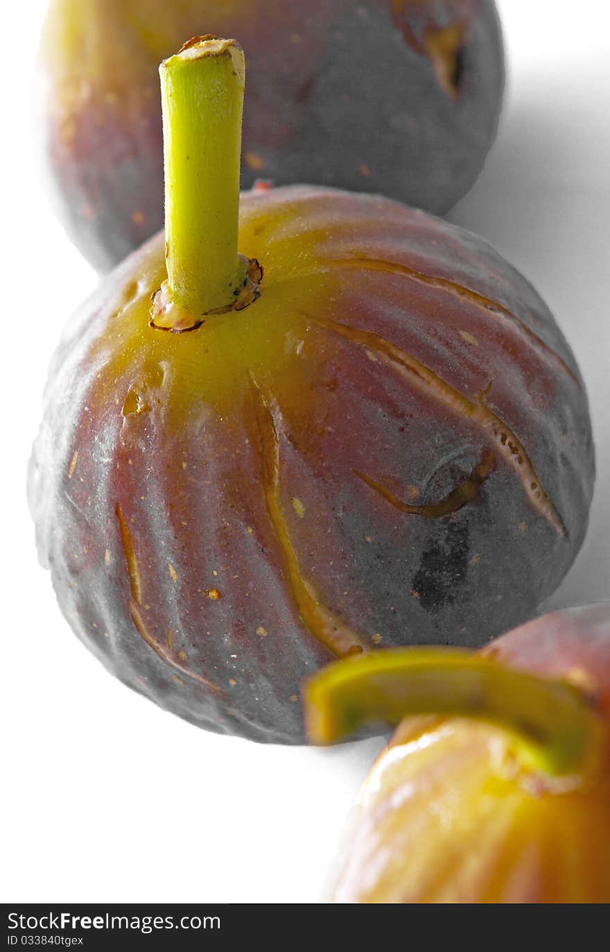 Presentation of ripe figs of Spanish origin