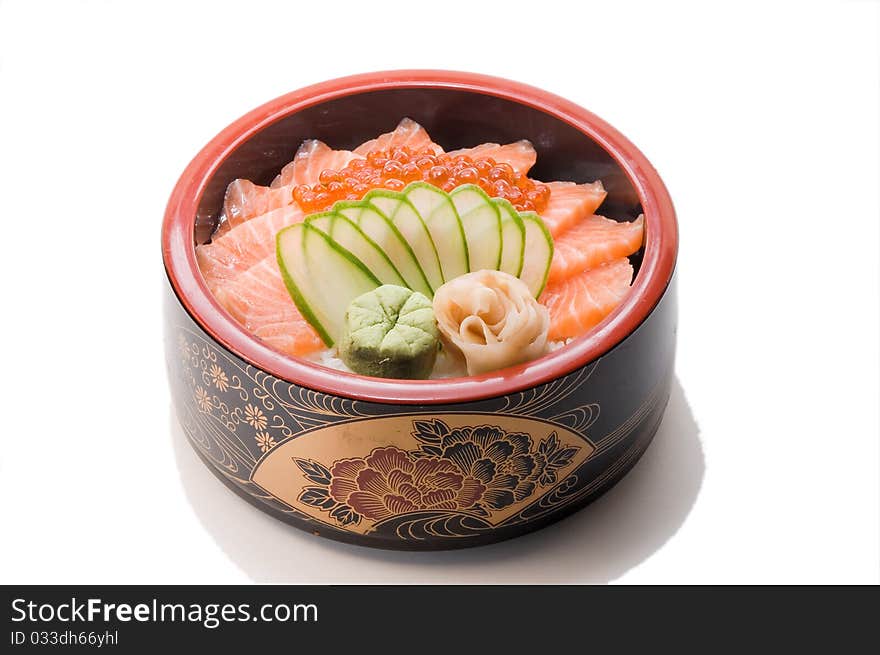 Salmon Ikura Don (Sliced Salmon with Salmon Roe topped on Rice)