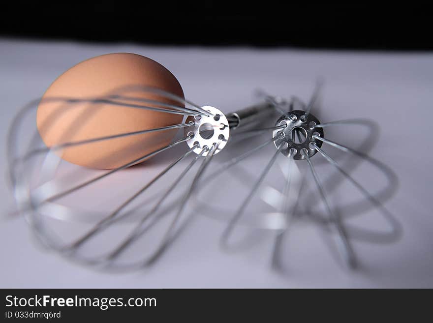 EGG WHISK MACRO