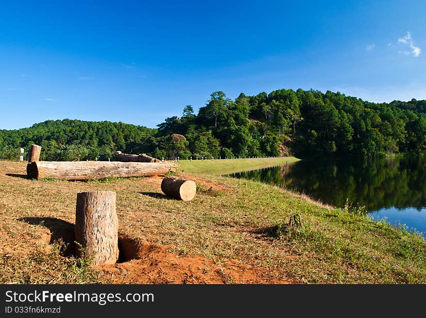 Pang-Aung be tourist important attraction in Maehongsorn province. Pang-Aung be tourist important attraction in Maehongsorn province