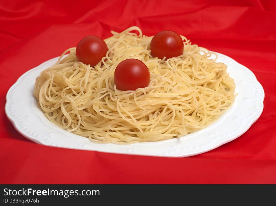 Spaghetti with fresh tomatoes