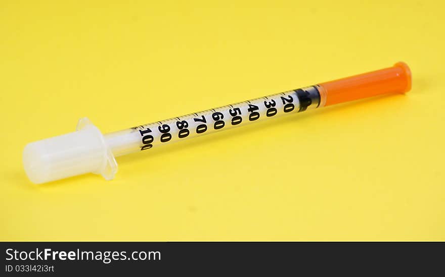 Plastic syringe