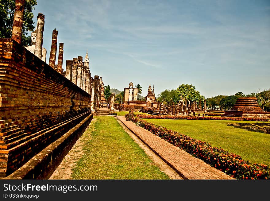 The Sukkothai historical park had ruin long time ago