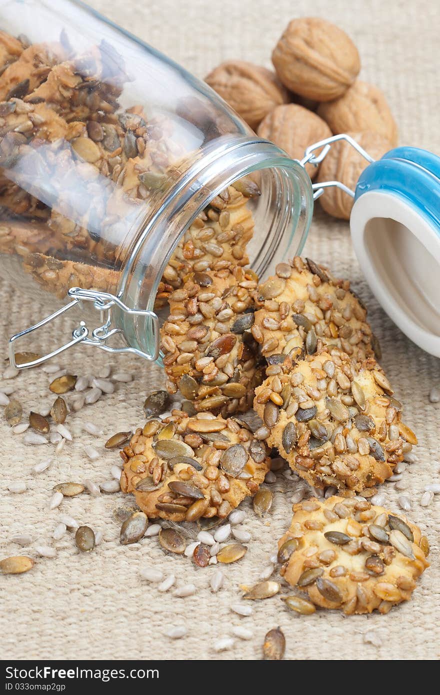 Crispy cookies with pumpkin and sunflower seeds