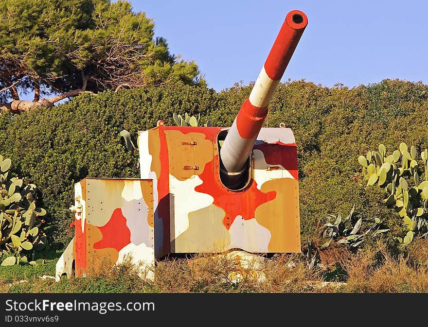 Gun located on a military base on the coast. Gun located on a military base on the coast