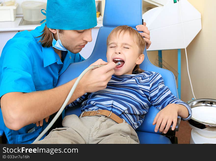 Kid and dentist