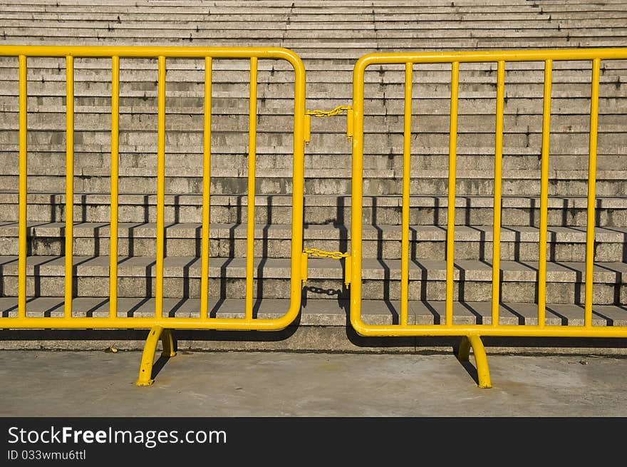 This was used to separate the metal shelf, yellow is the most eye-catching colors, is also the safest. This was used to separate the metal shelf, yellow is the most eye-catching colors, is also the safest.