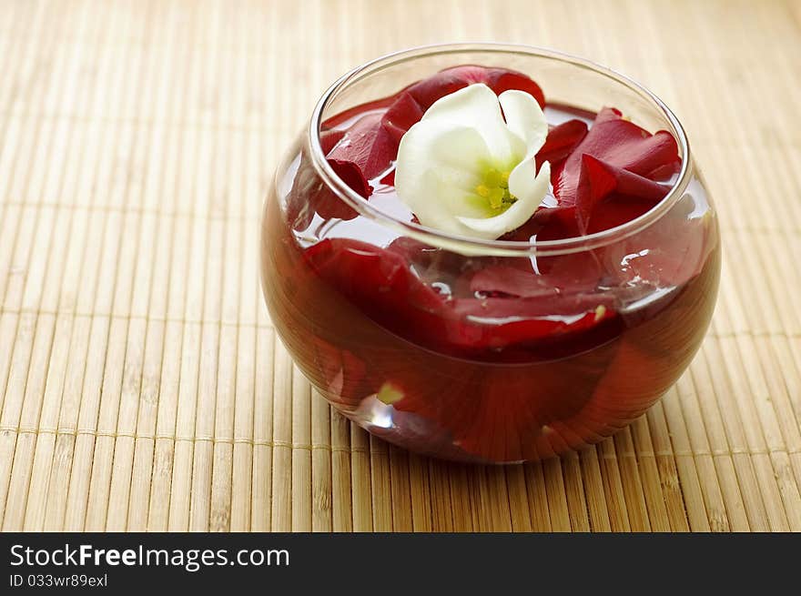 Bowl with petals