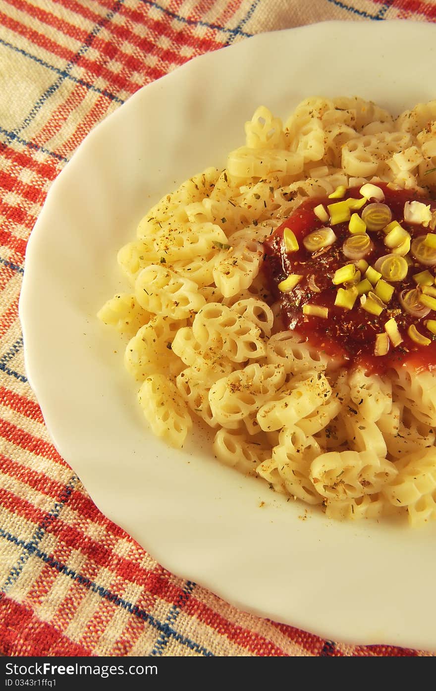 Pasta with tomato sauce