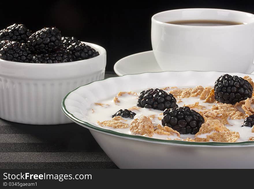 Cereals with blackberry