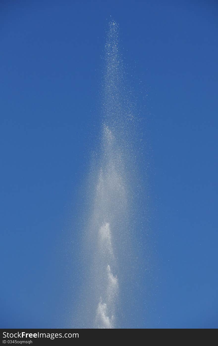 The fountain in the lake in park Hayarkon in Israel